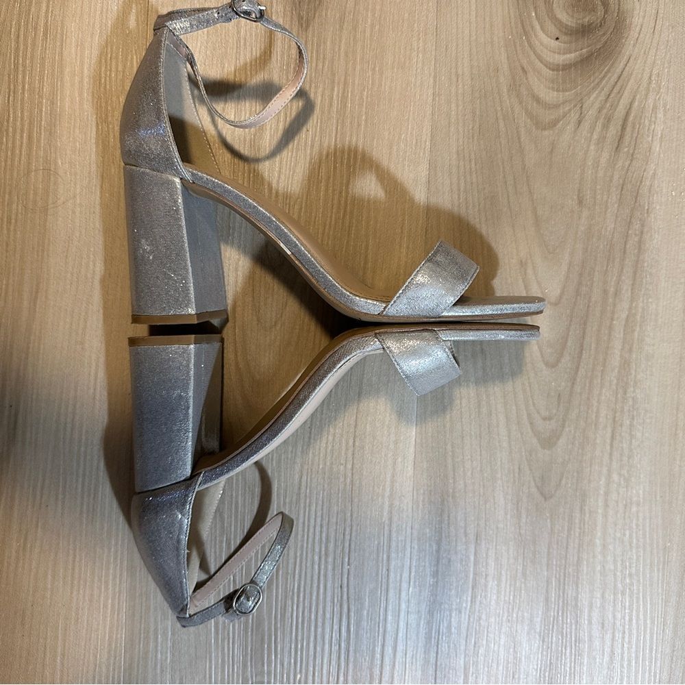 Kelly & Katie Caital Sandal Silver Shimmer Metallic Size 10 - Picture 9 of 13